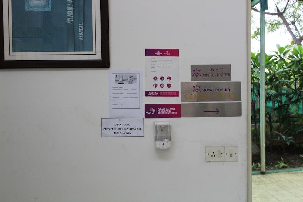 Royal Orchid Golden Suites Poona Buitenkant foto
