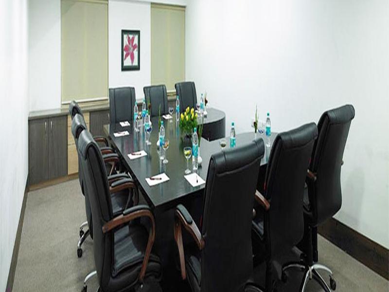 Royal Orchid Golden Suites Poona Buitenkant foto