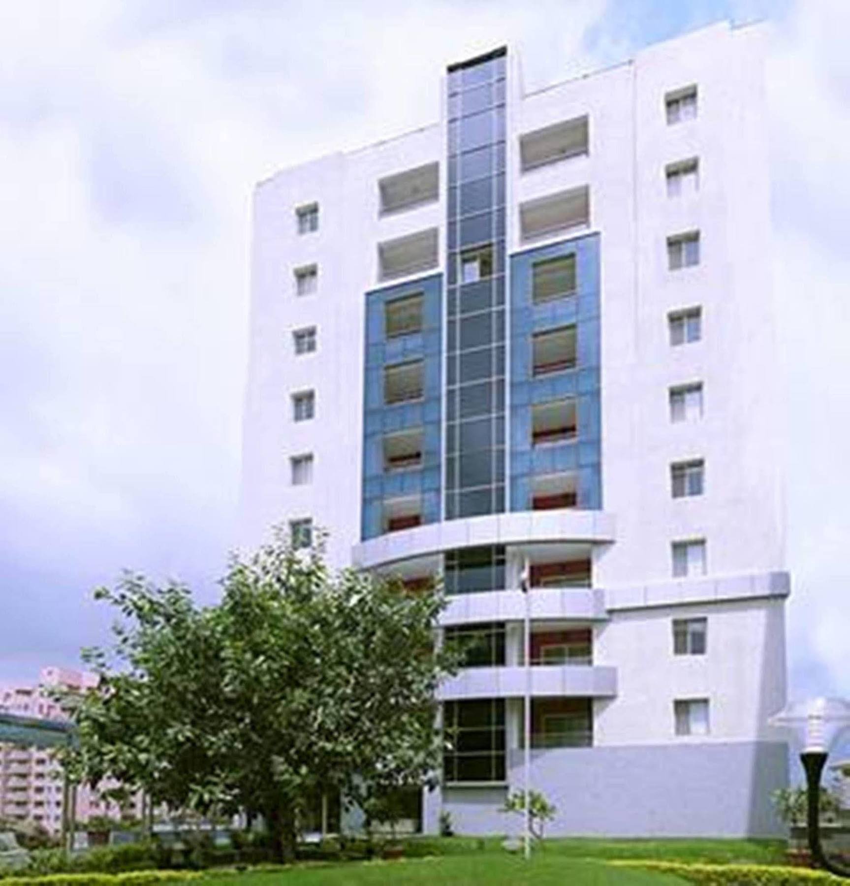 Royal Orchid Golden Suites Poona Buitenkant foto