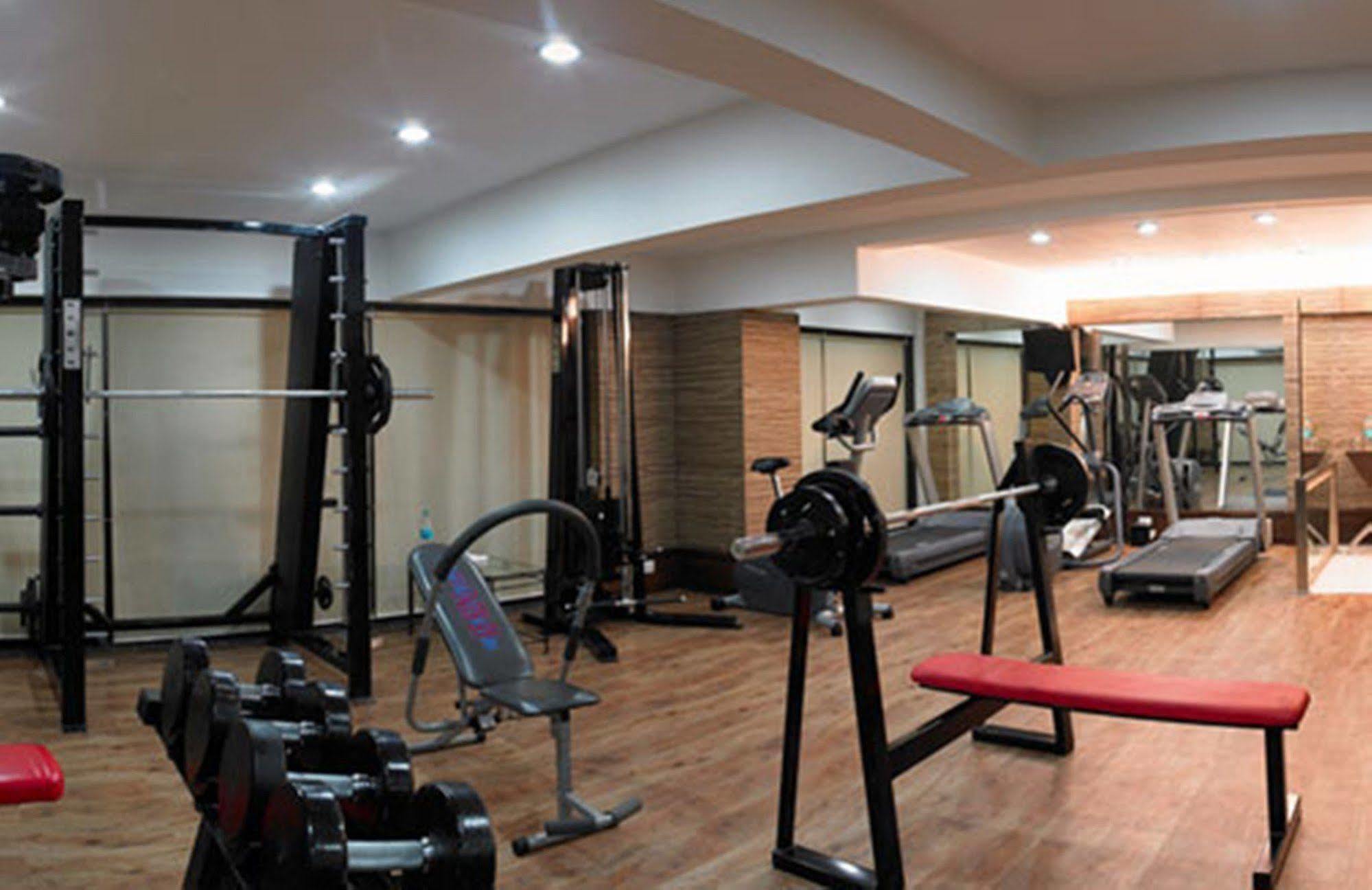 Royal Orchid Golden Suites Poona Buitenkant foto