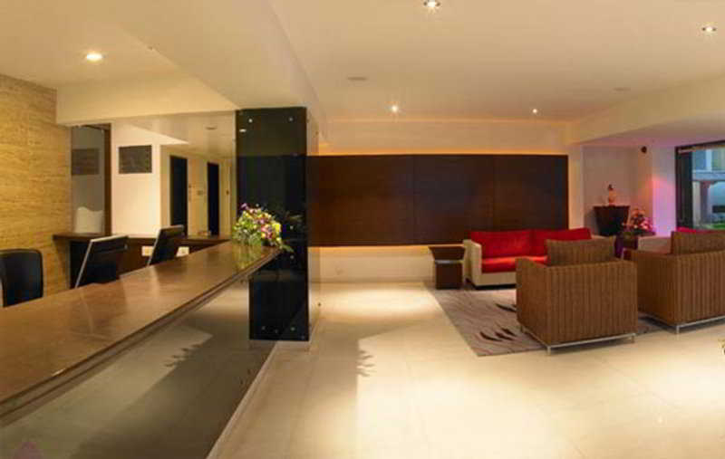 Royal Orchid Golden Suites Poona Buitenkant foto
